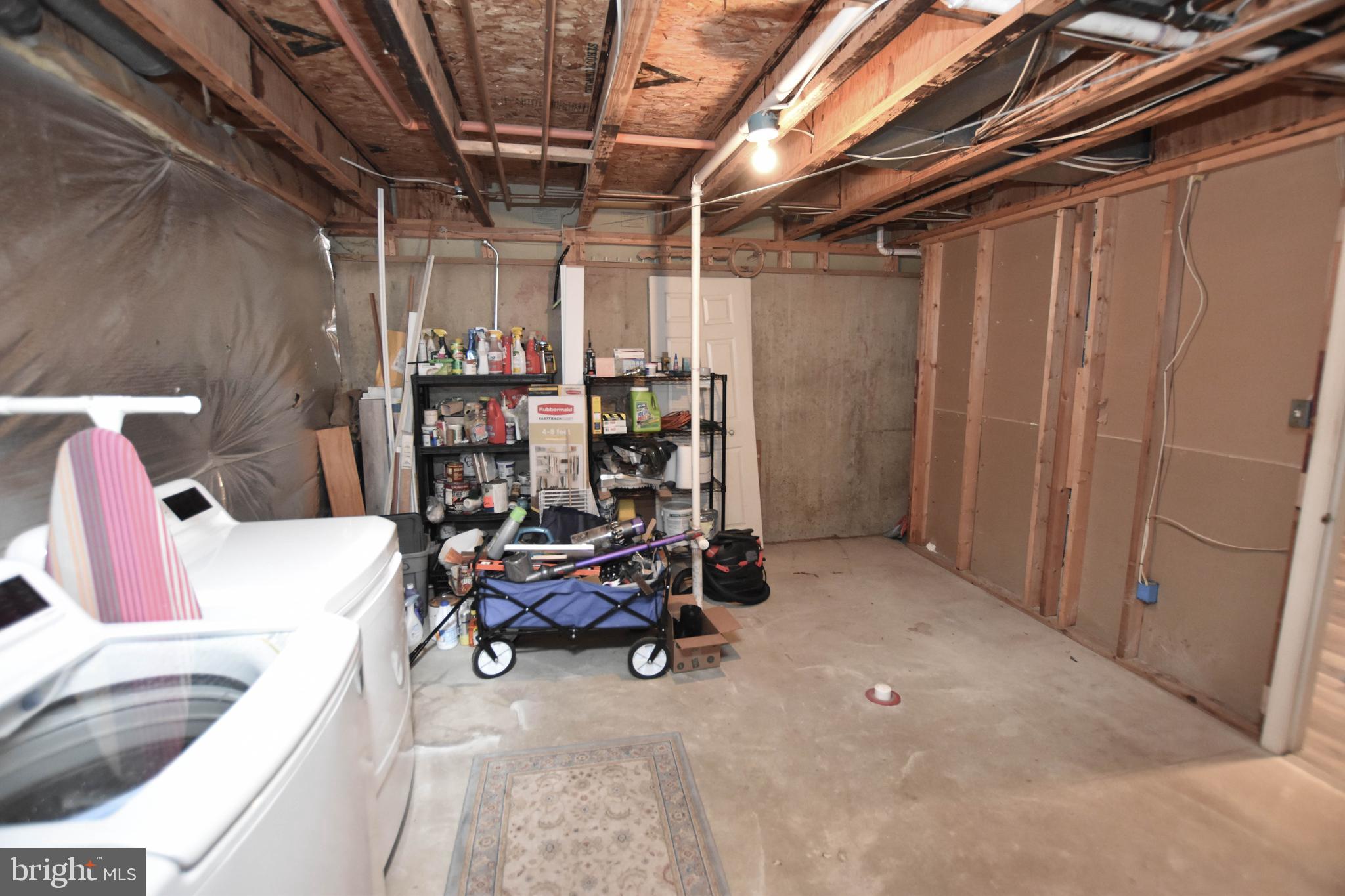 ASHBURN VILLAGE - Residential