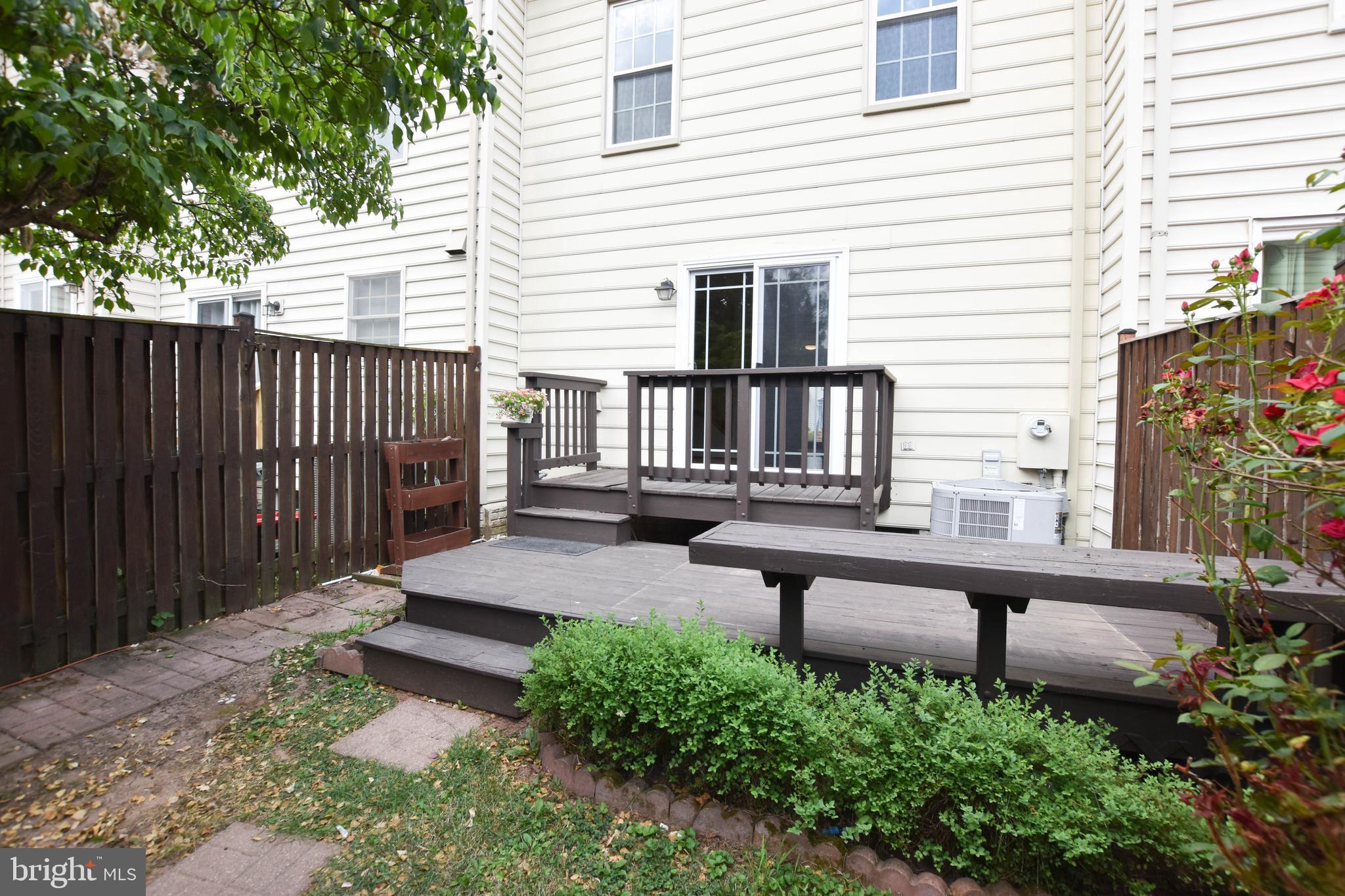 ASHBURN VILLAGE - Residential