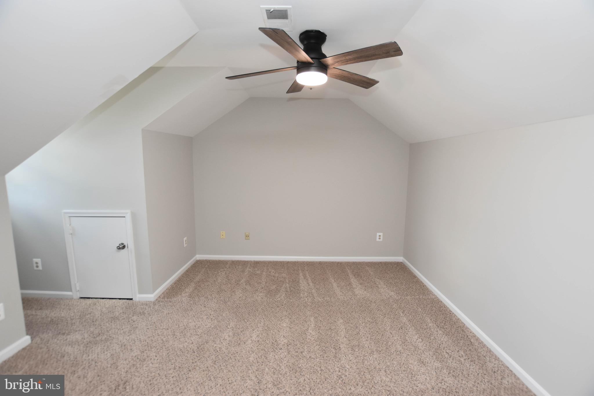 ASHBURN VILLAGE - Residential