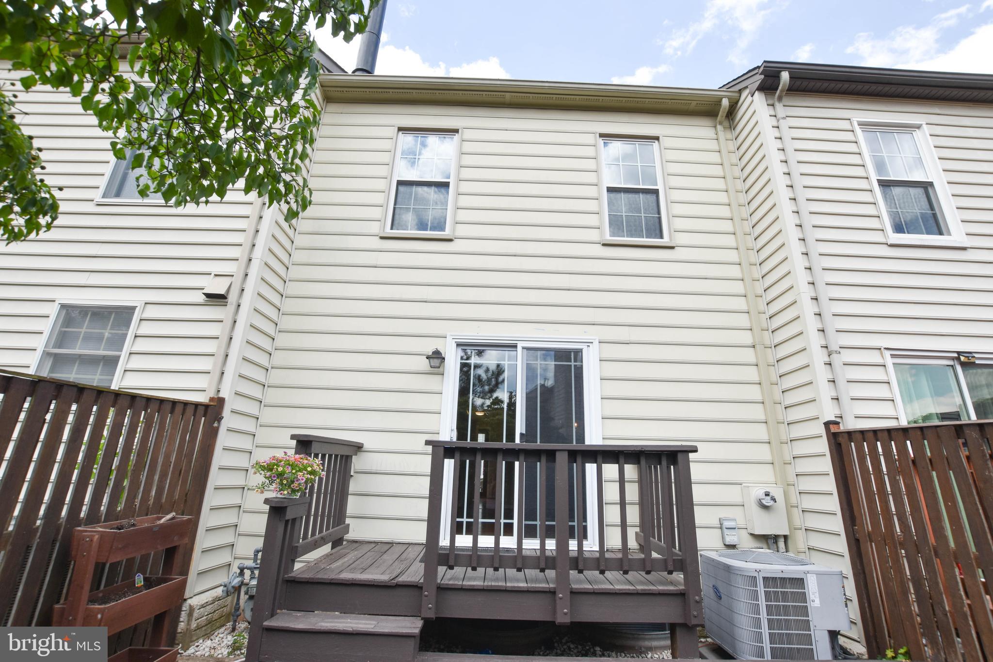 ASHBURN VILLAGE - Residential