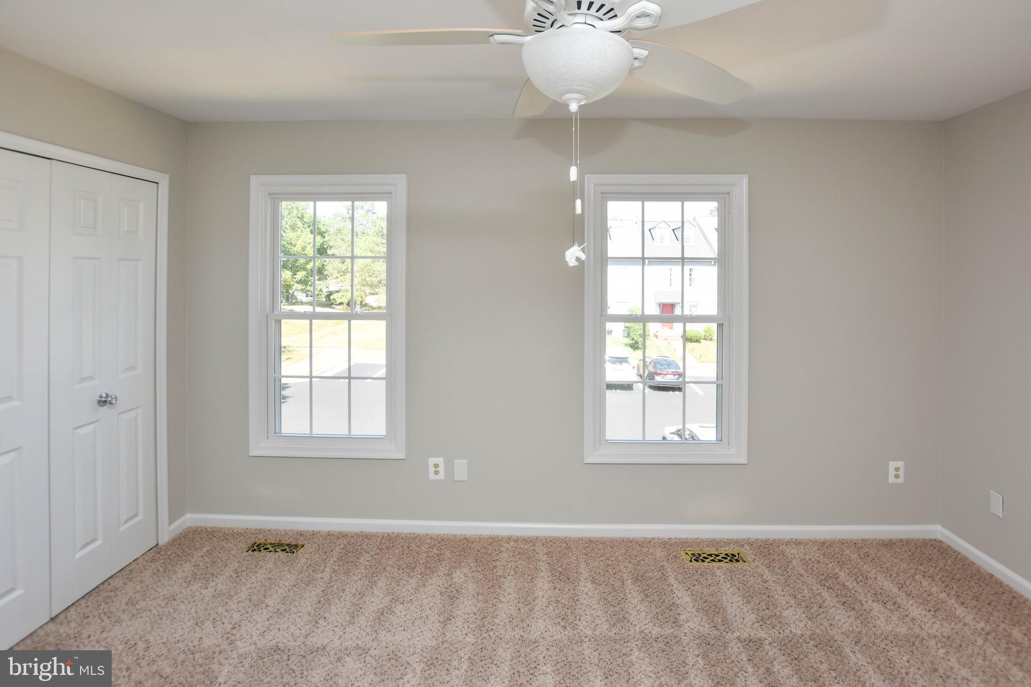 ASHBURN VILLAGE - Residential