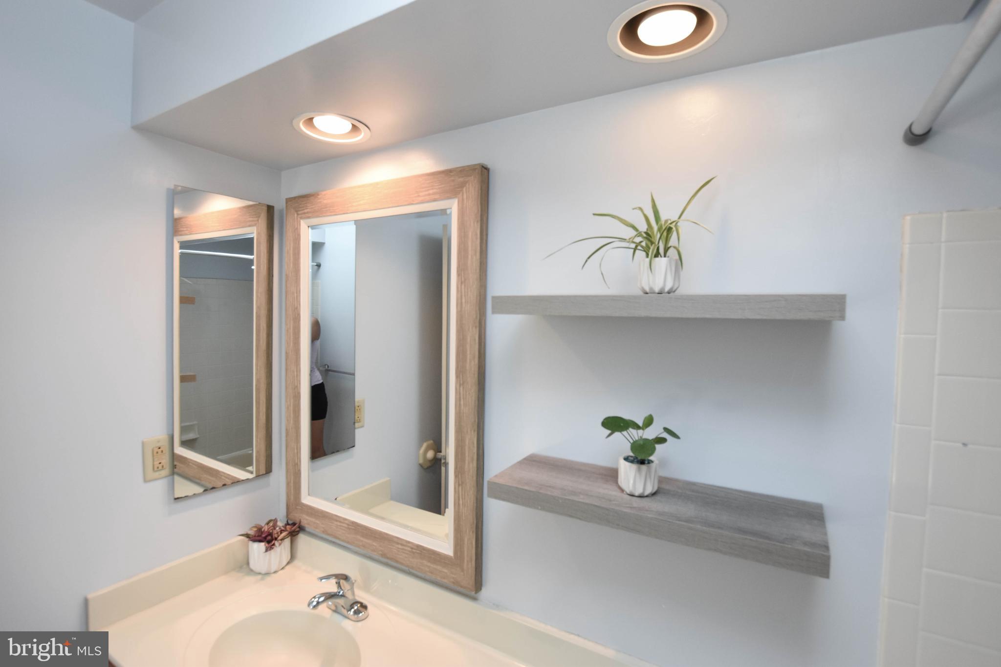 ASHBURN VILLAGE - Residential