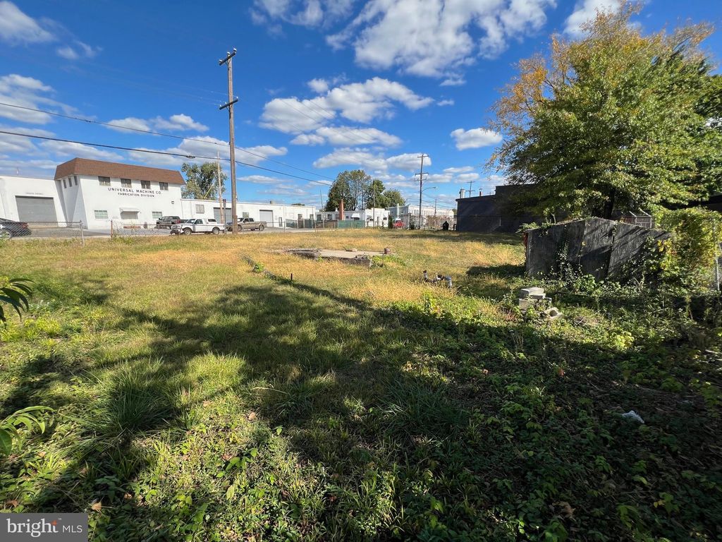 Photo of 536 W Vine Street, POTTSTOWN, PA 19464 (MLS # PAMC2158200)