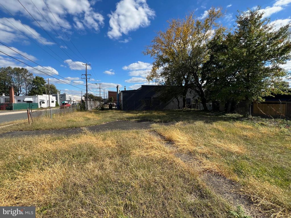 Photo of 536 W Vine Street, POTTSTOWN, PA 19464 (MLS # PAMC2158200)