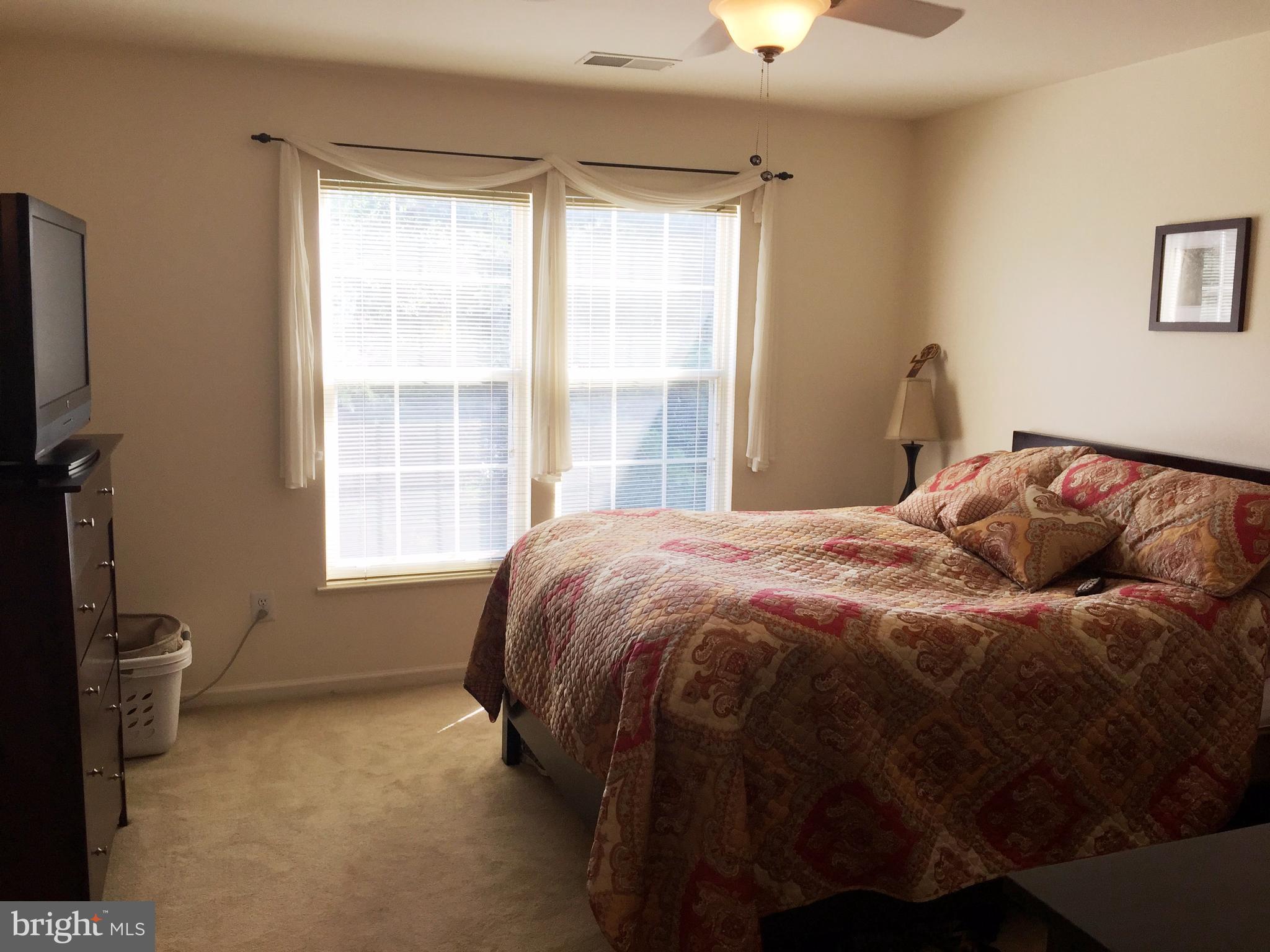 ISLAND CREEK - Residential Lease