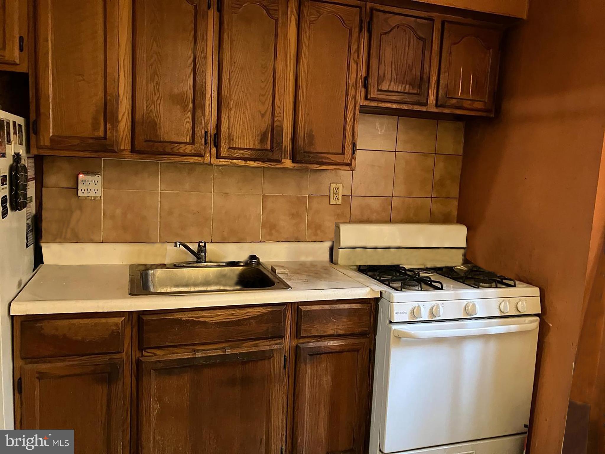 LOWER MOYAMENSING - Residential