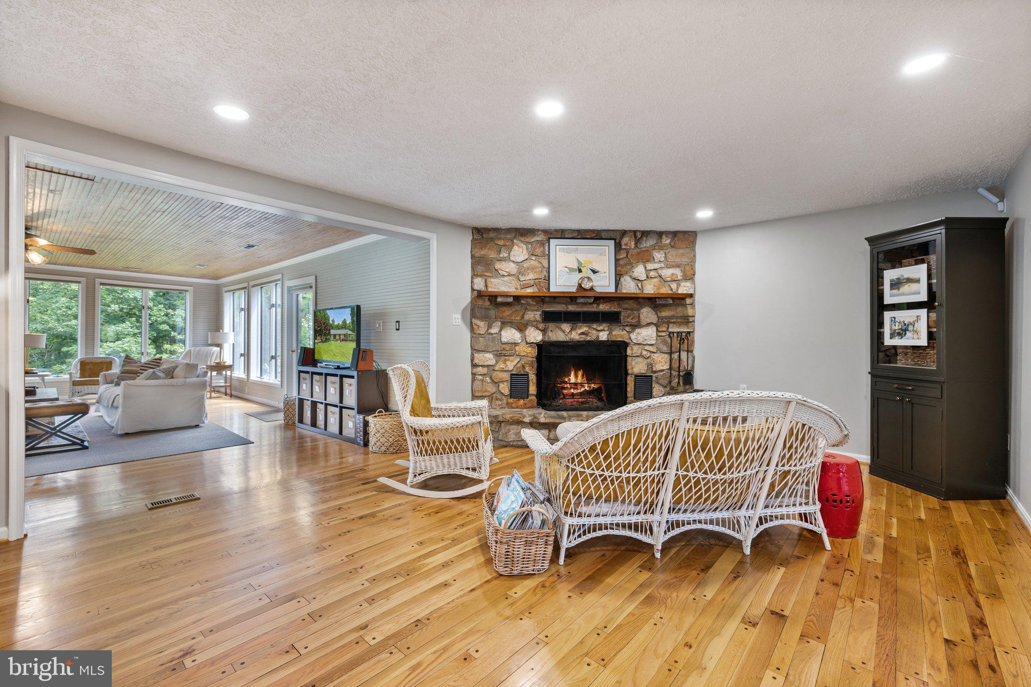 RICHLAND ESTATES - Residential Lease