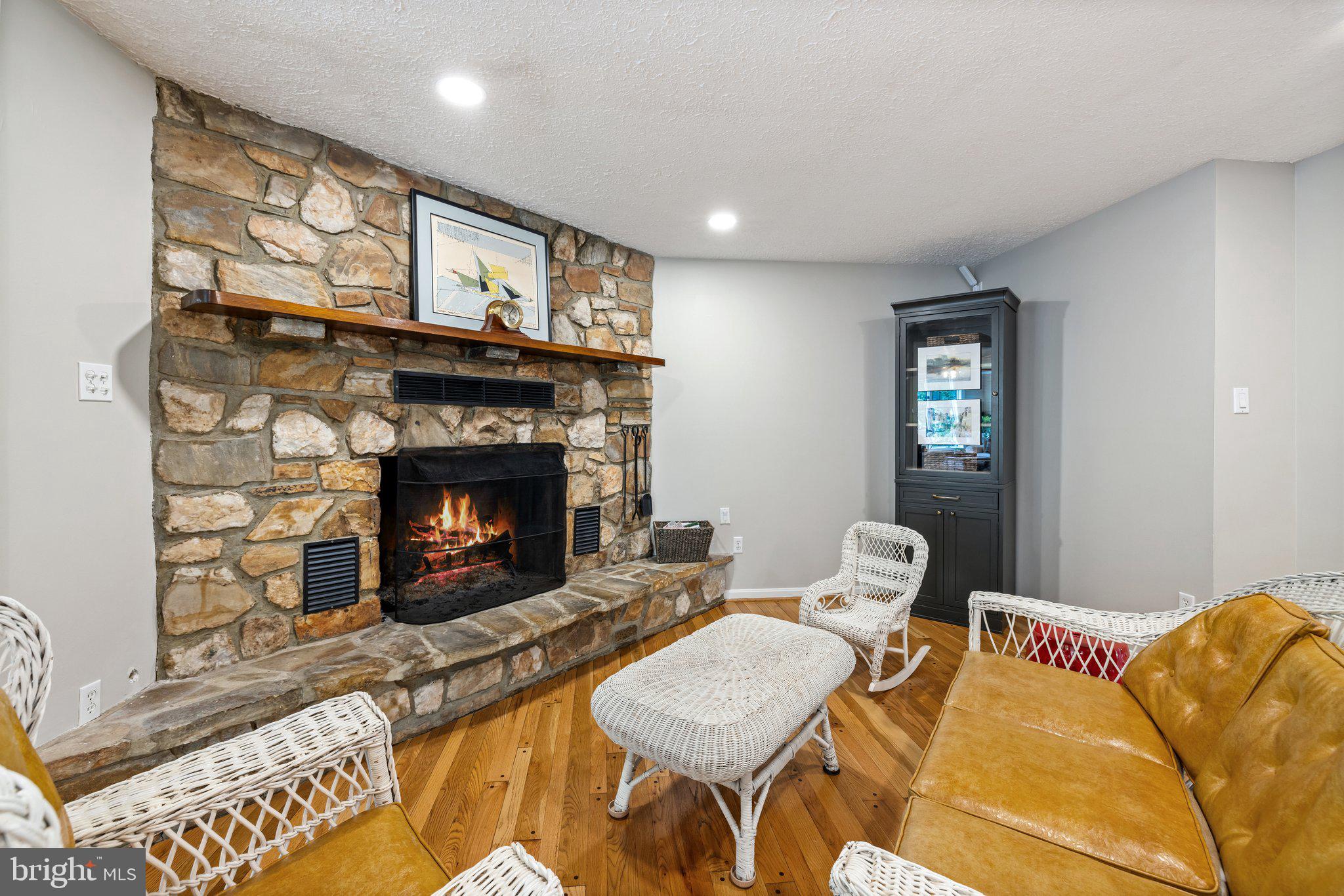 RICHLAND ESTATES - Residential Lease