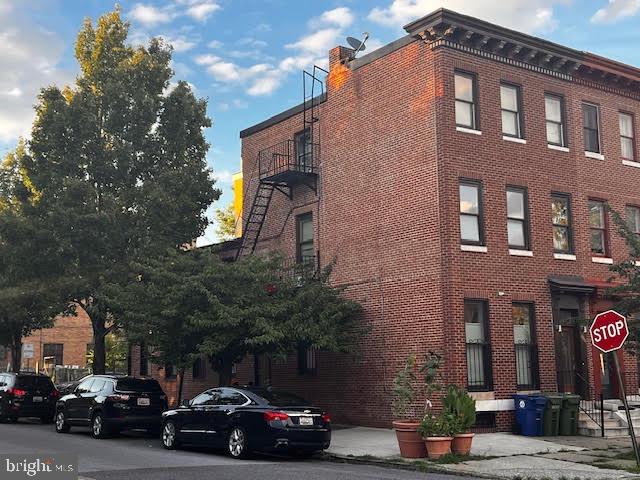1338 HOLLINS STREET