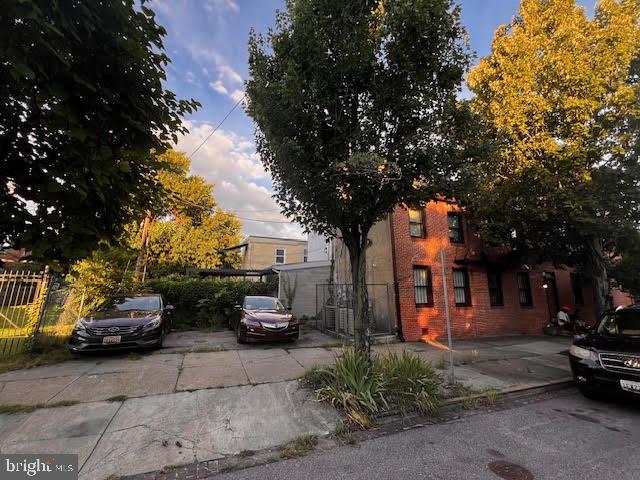 1338 HOLLINS STREET