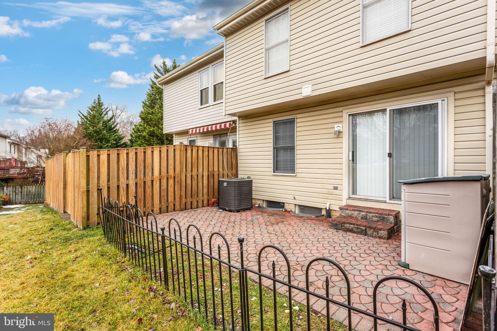 BRIGHTFIELD - Residential Lease