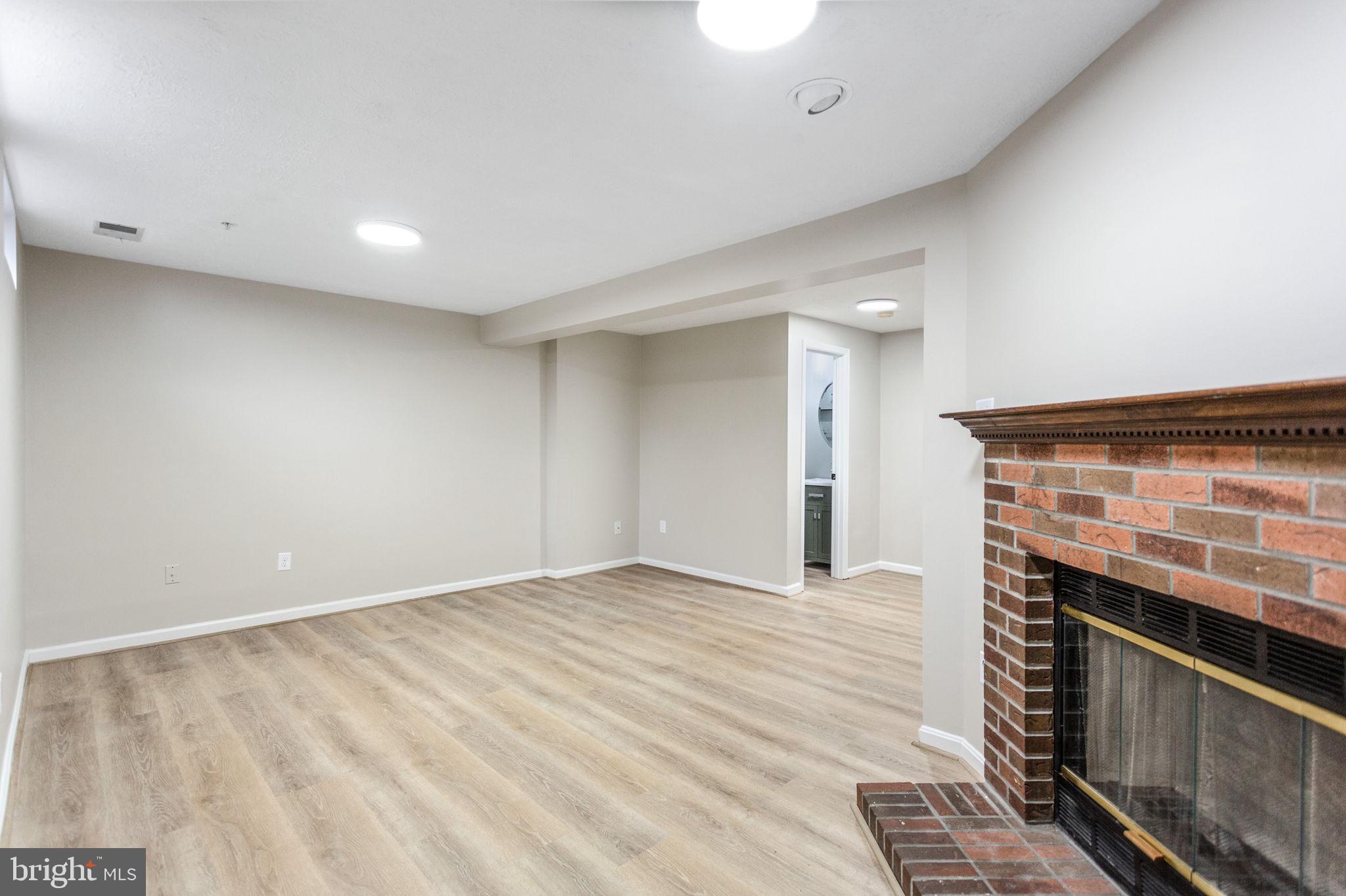 BRIGHTFIELD - Residential Lease