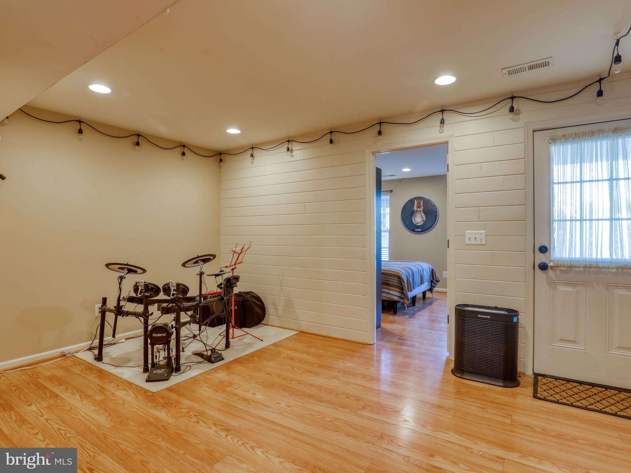 LAKELAND PLACE - Residential