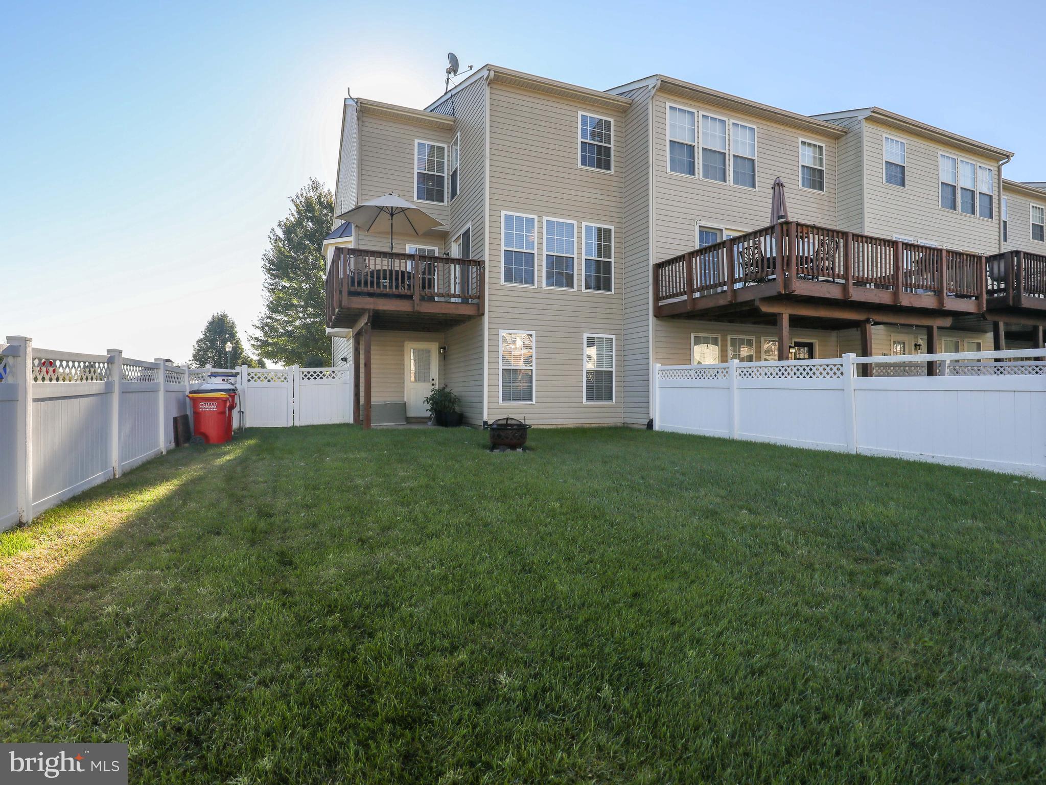 LAKELAND PLACE - Residential