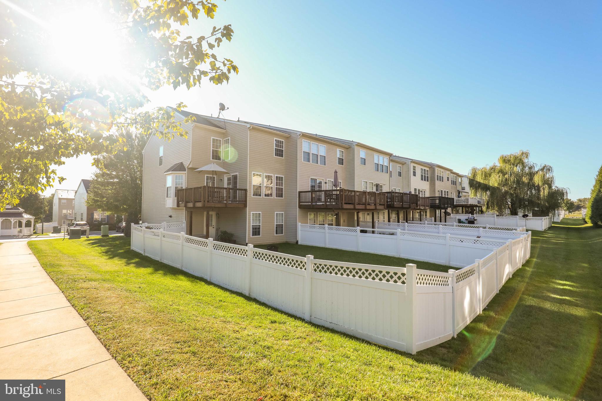 LAKELAND PLACE - Residential