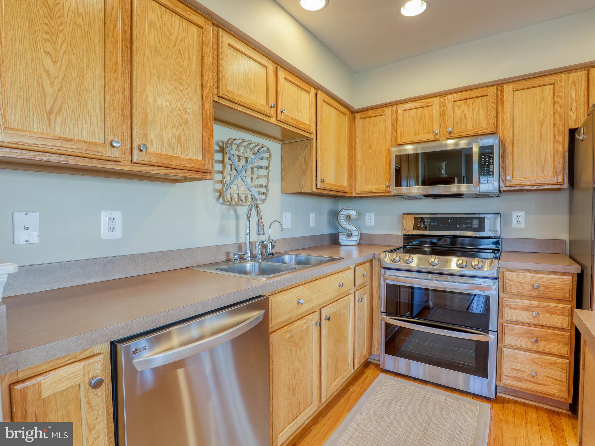 LAKELAND PLACE - Residential