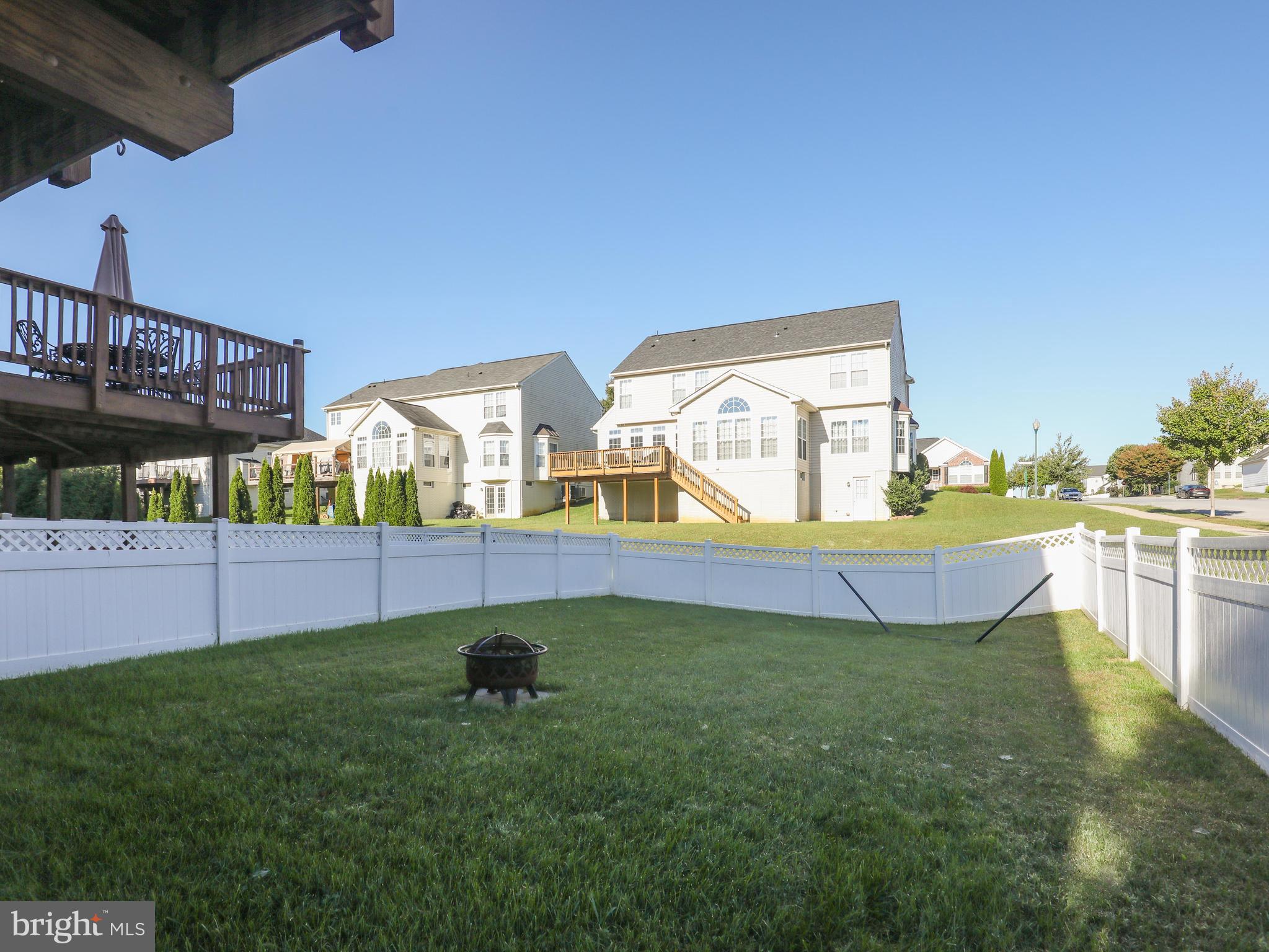 LAKELAND PLACE - Residential