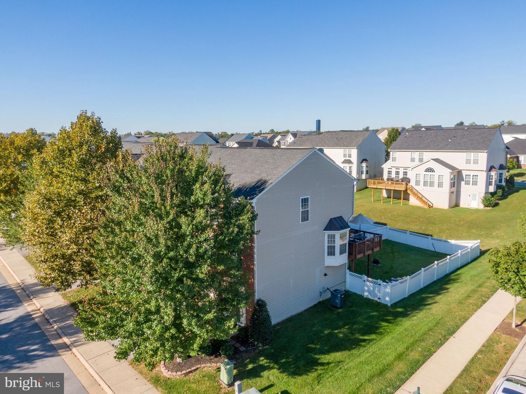 LAKELAND PLACE - Residential