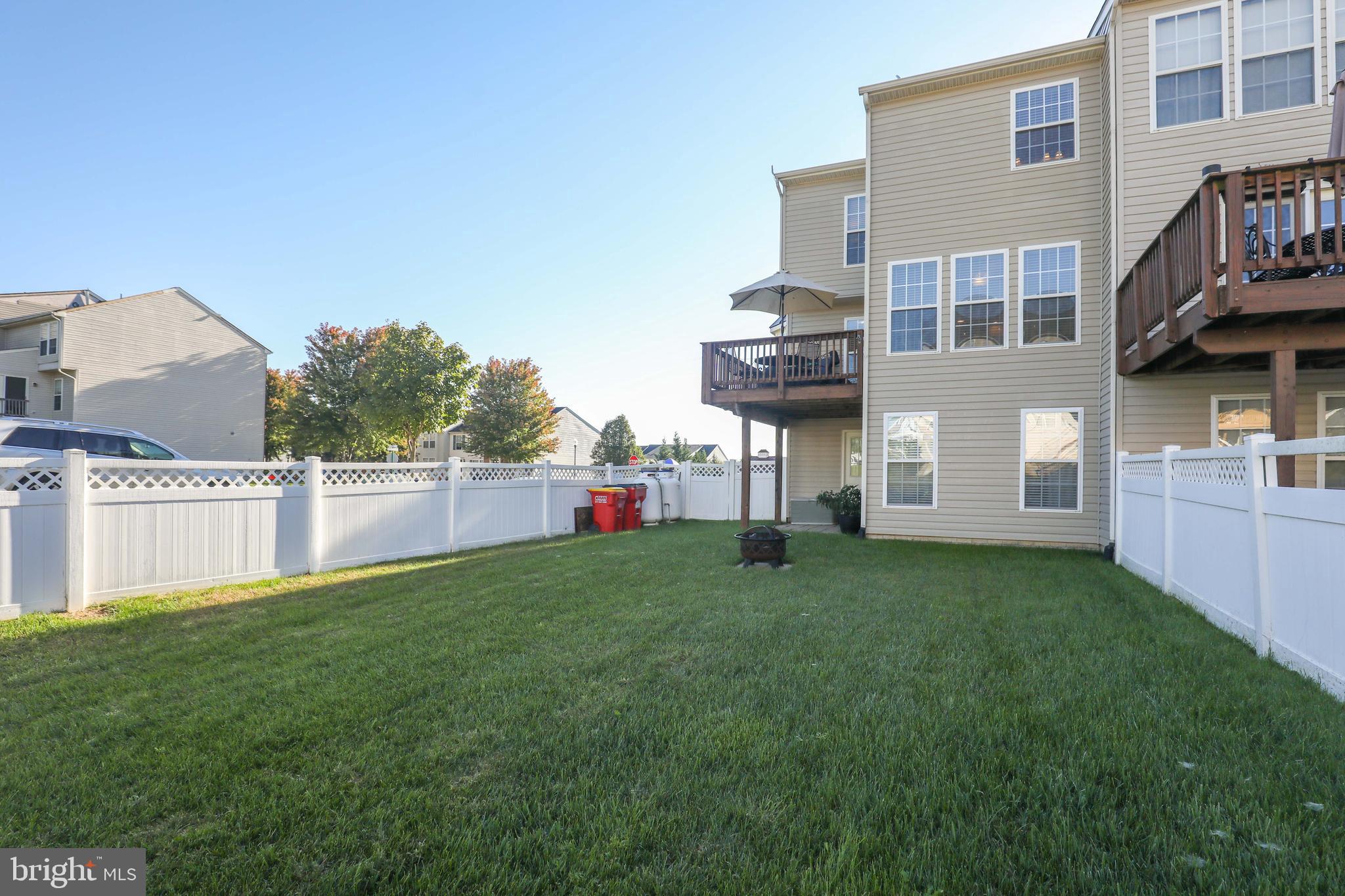 LAKELAND PLACE - Residential