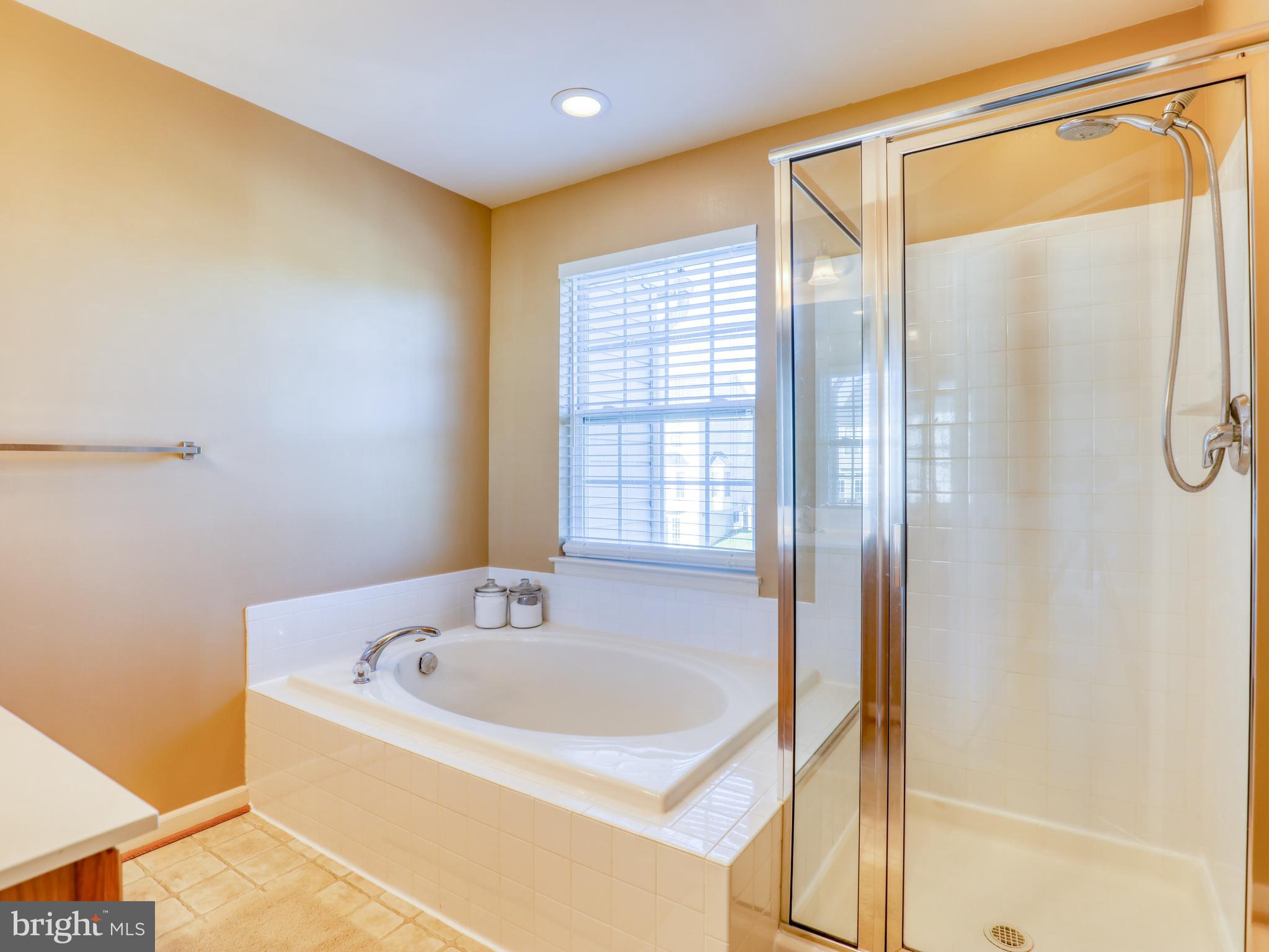 LAKELAND PLACE - Residential