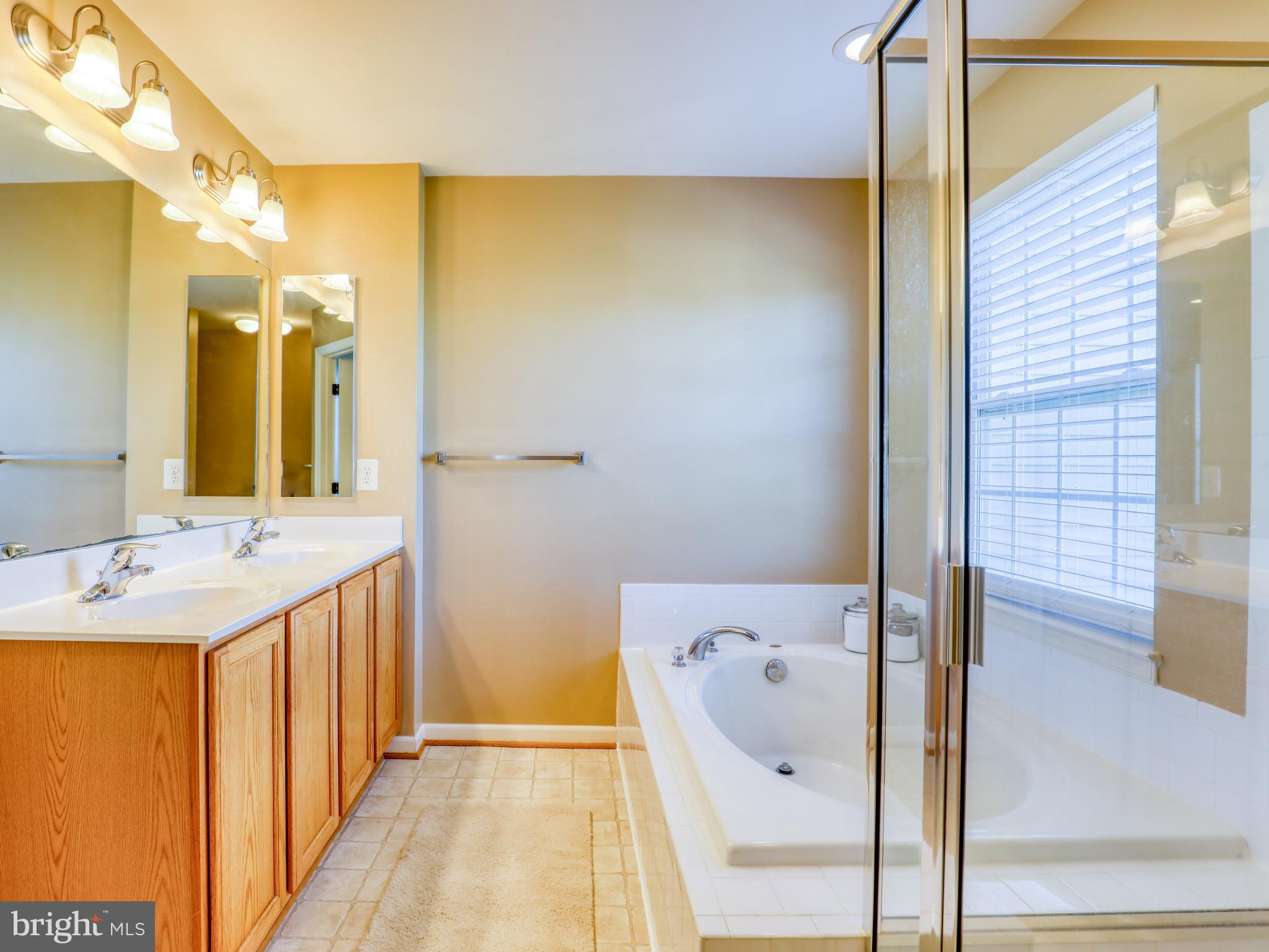 LAKELAND PLACE - Residential