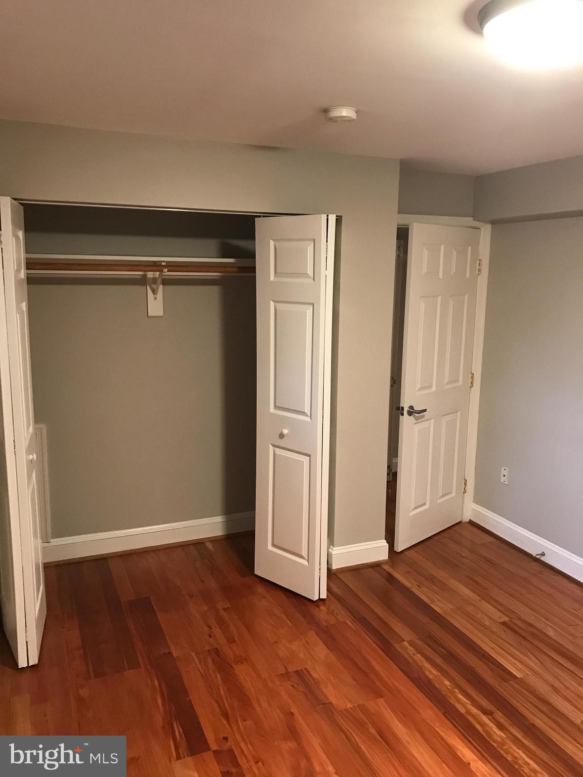 THE OAKS MAIN STREET LAUREL - Residential Lease