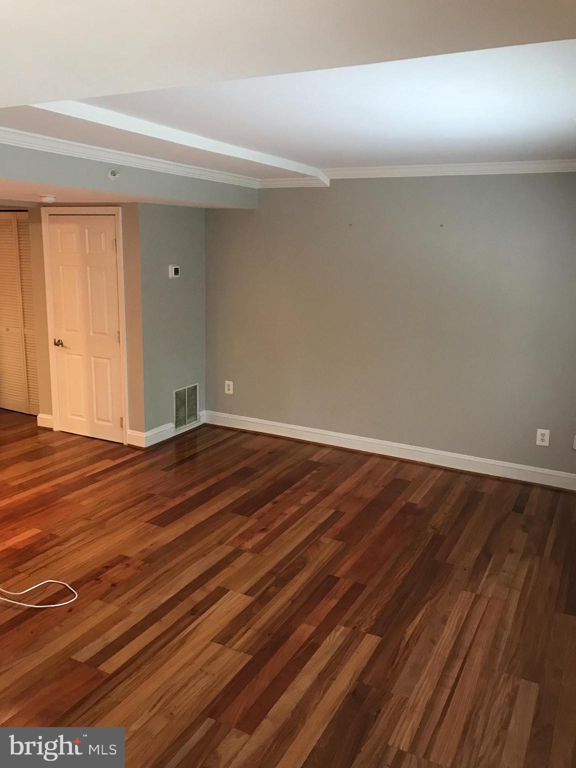 THE OAKS MAIN STREET LAUREL - Residential Lease