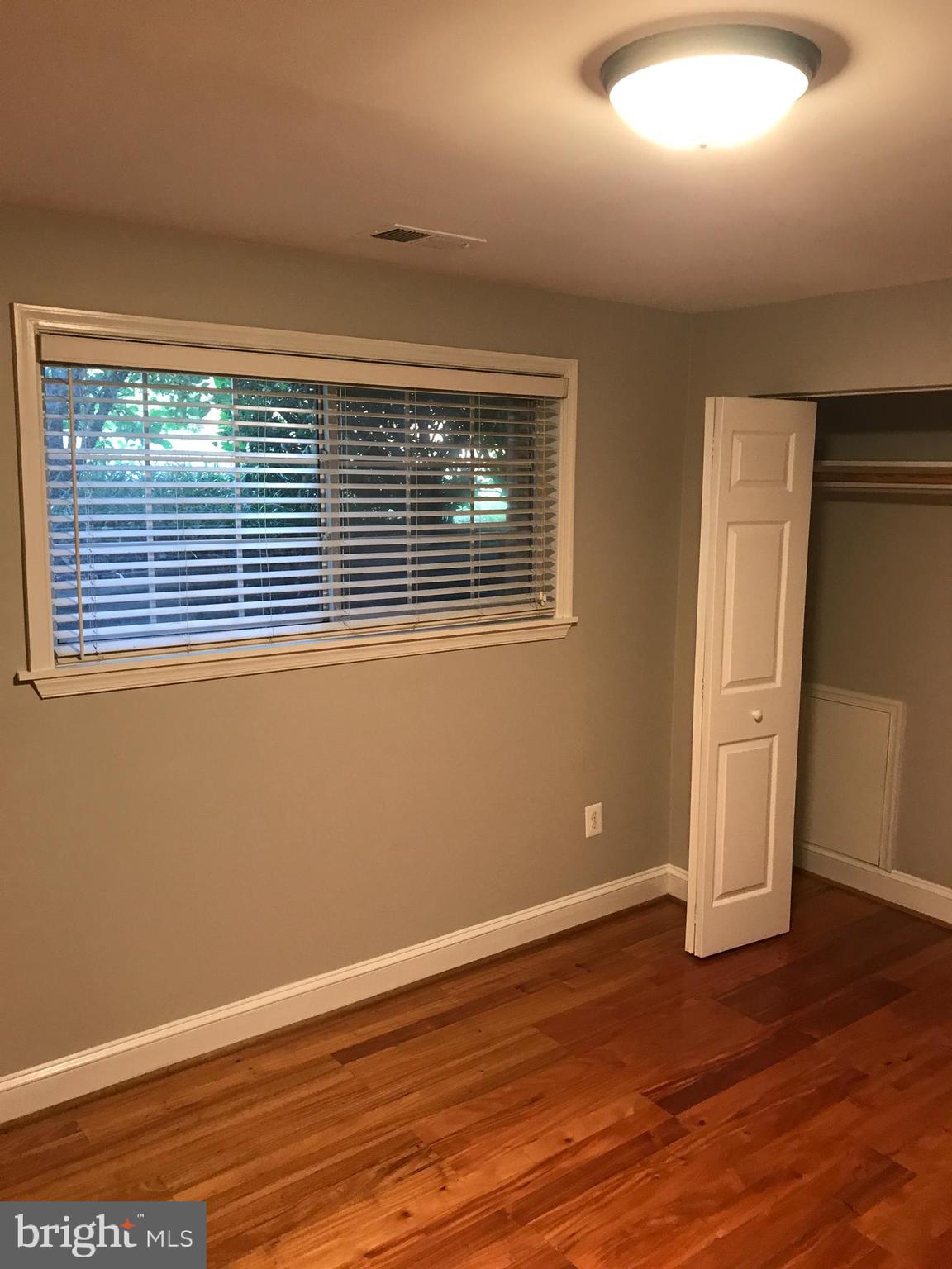 THE OAKS MAIN STREET LAUREL - Residential Lease