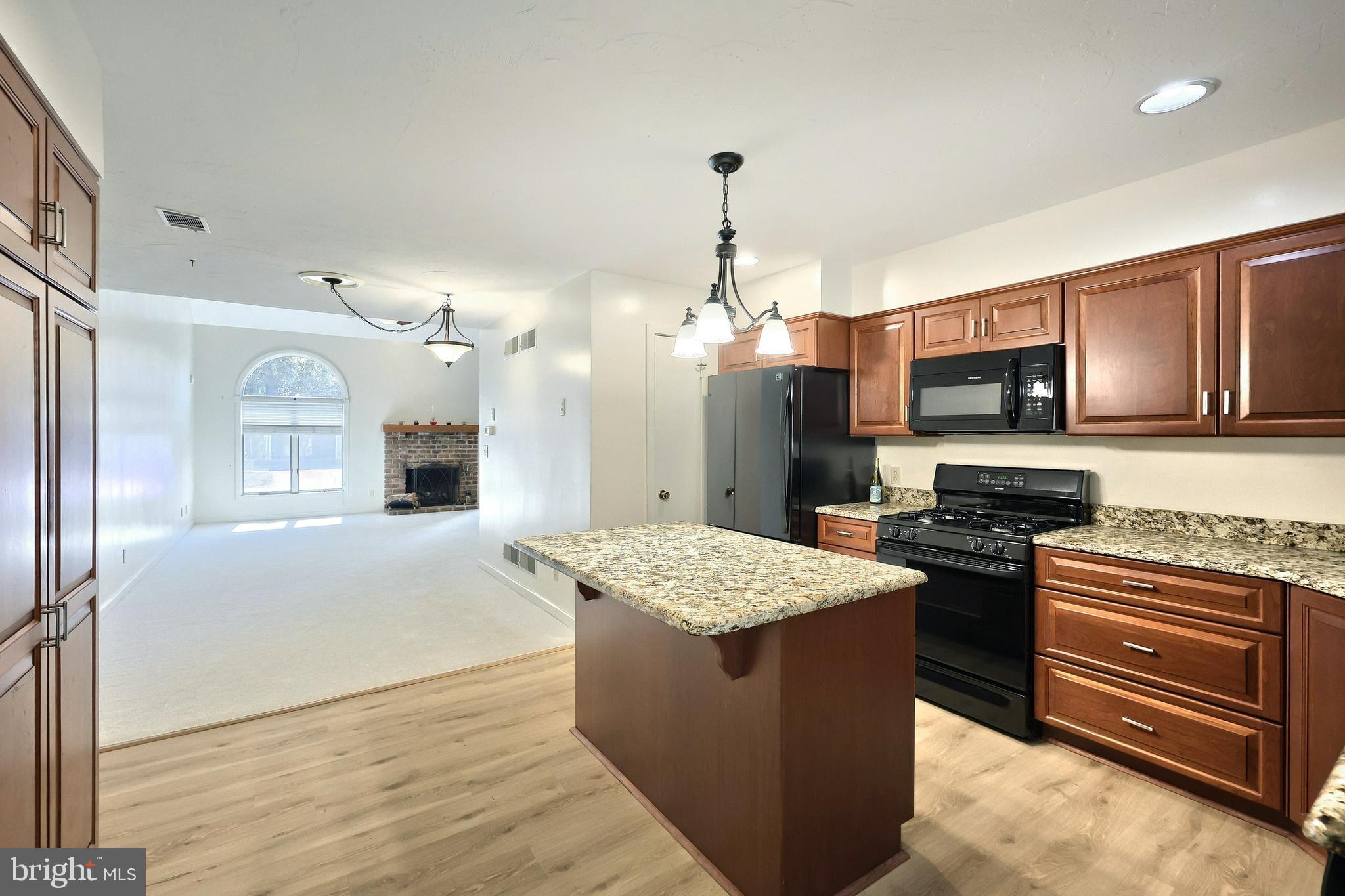 DEERFIELD CONDOS - Residential