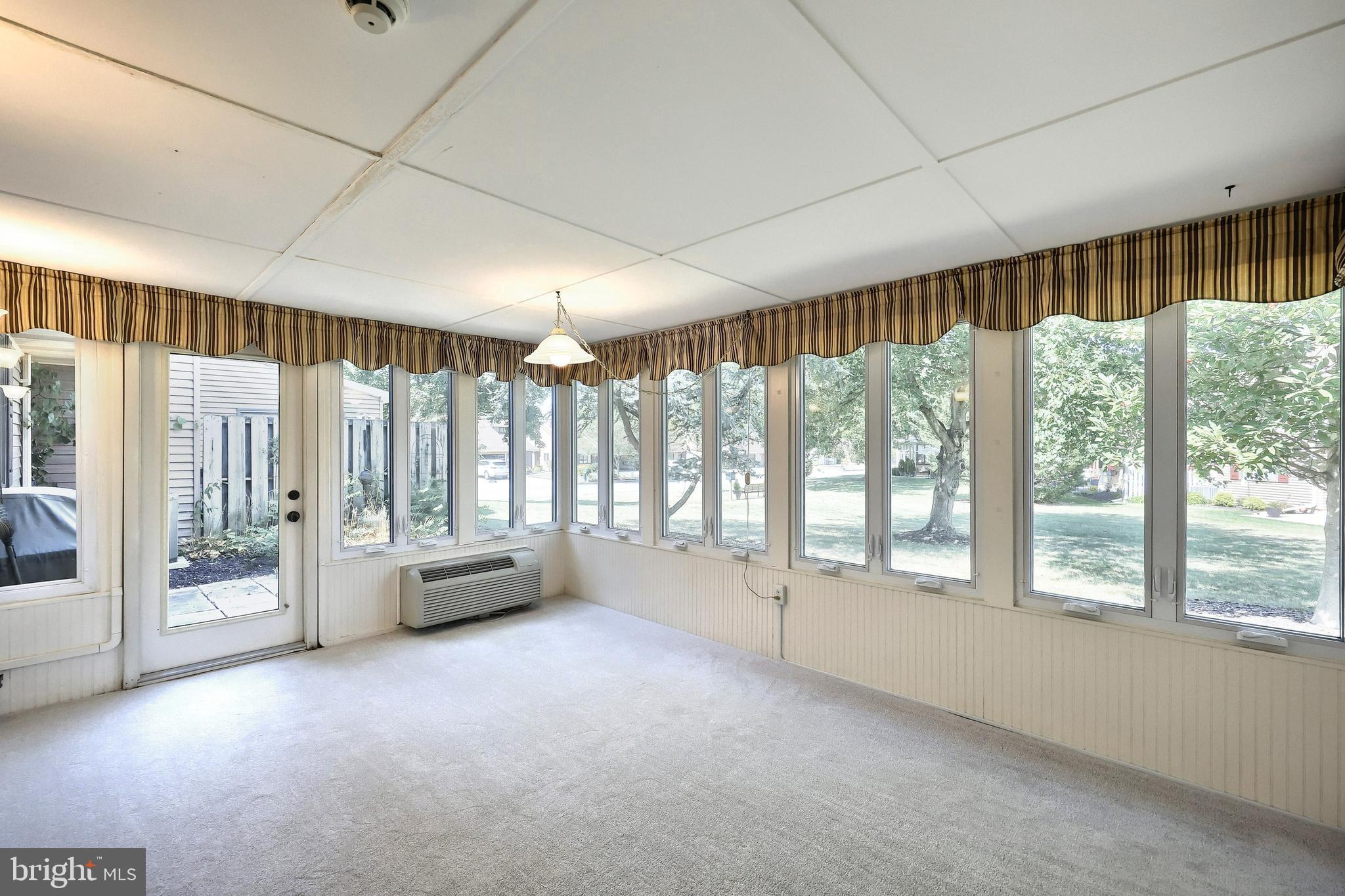 DEERFIELD CONDOS - Residential