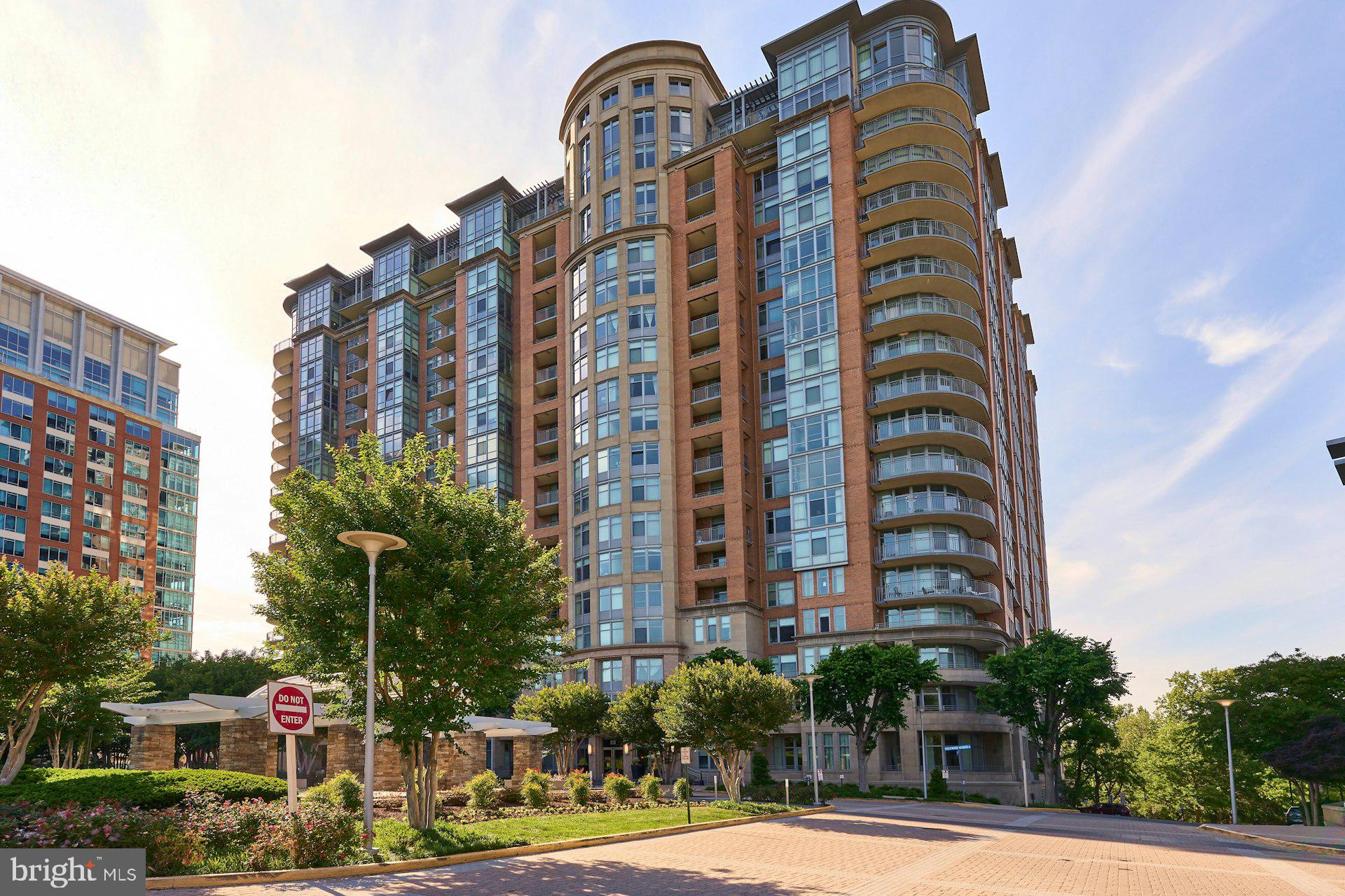 ONE PARK CREST - Residential