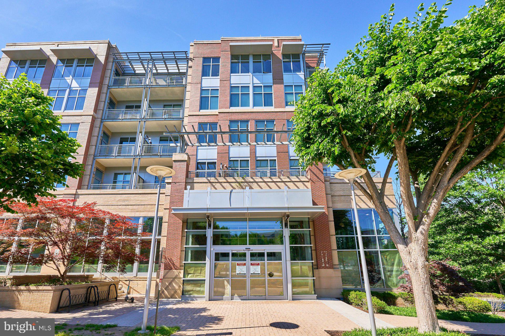 ONE PARK CREST - Residential