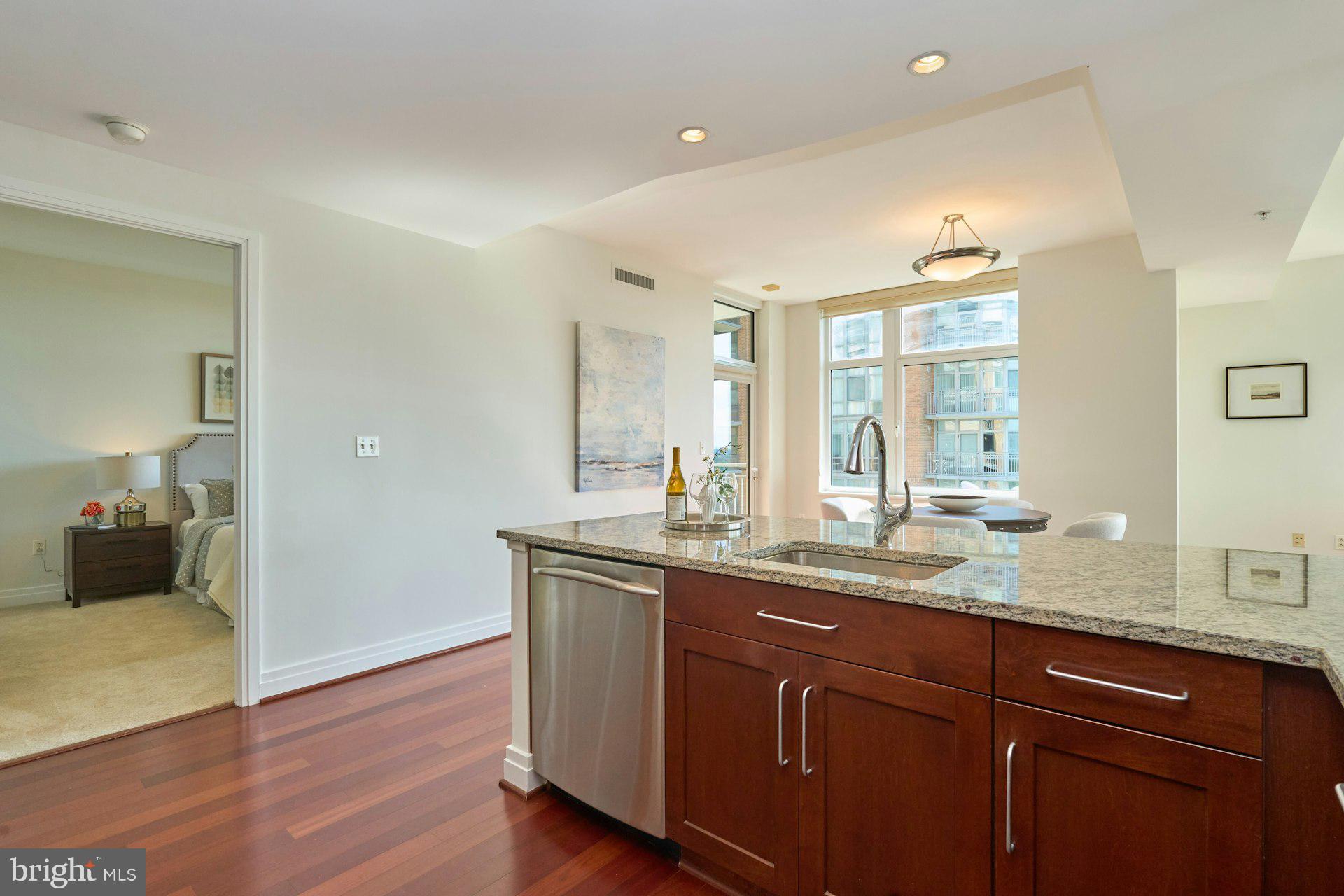 ONE PARK CREST - Residential
