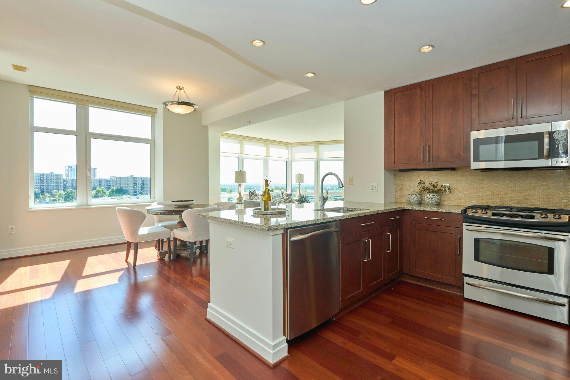 ONE PARK CREST - Residential