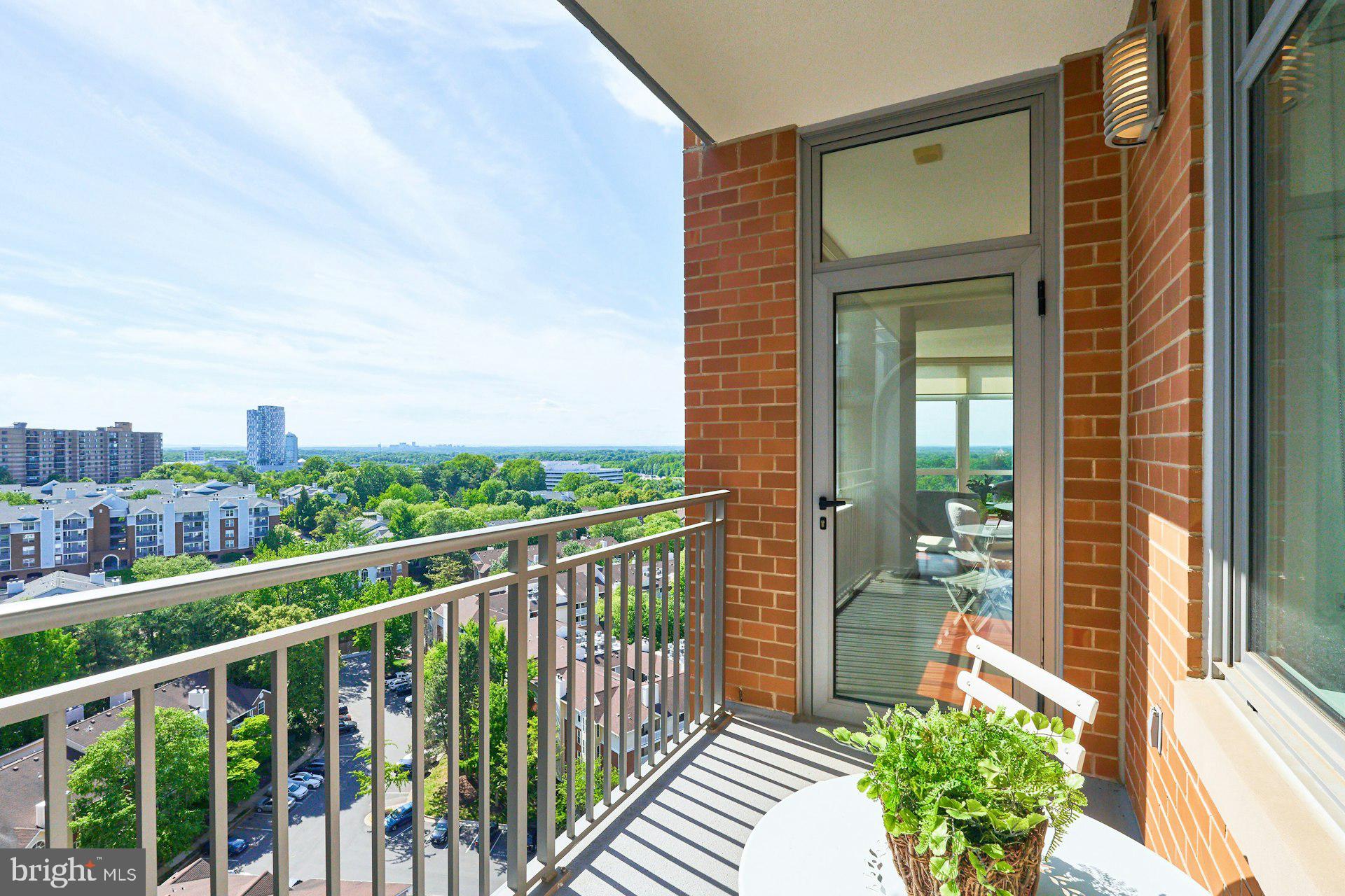ONE PARK CREST - Residential