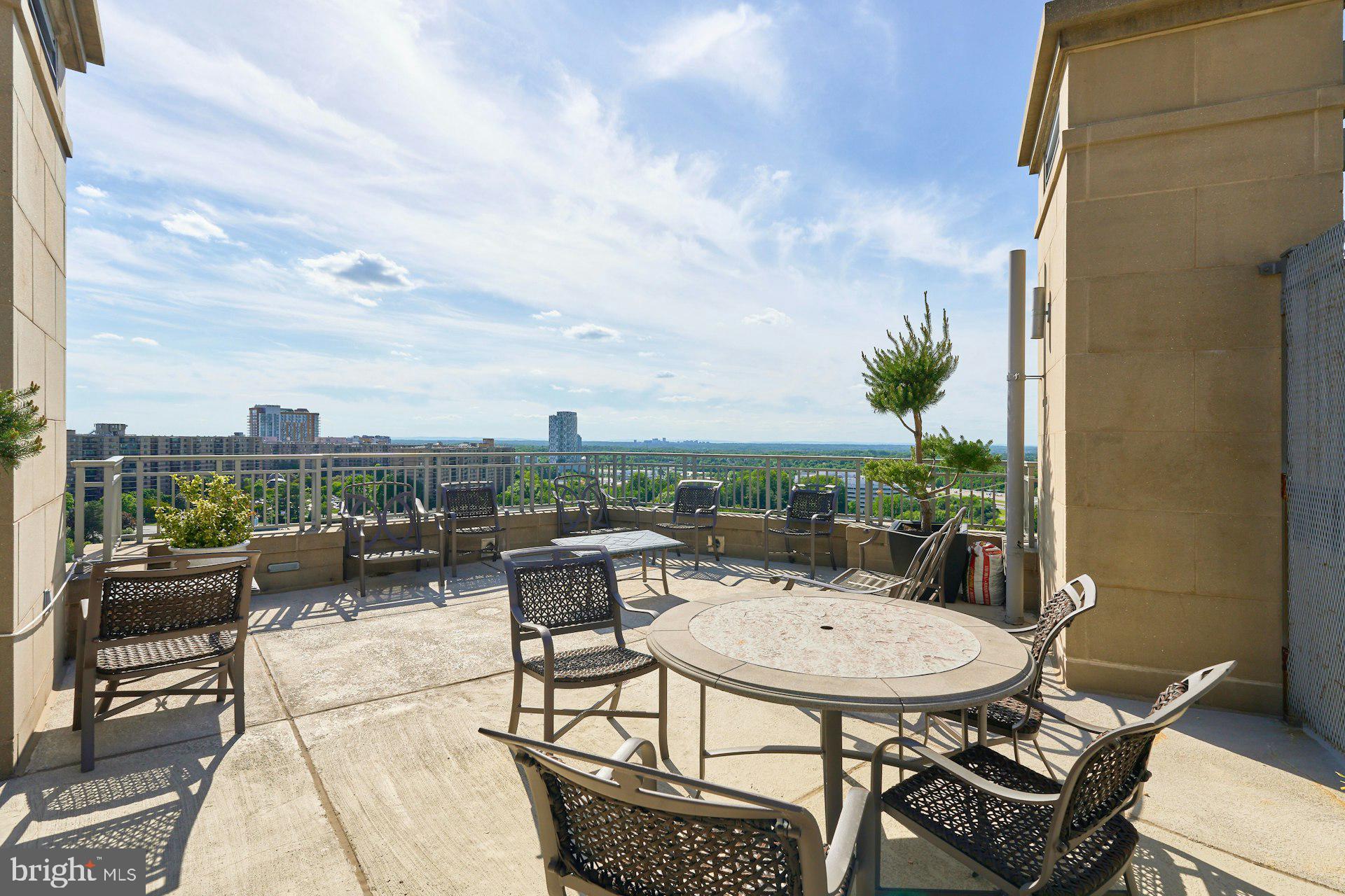 ONE PARK CREST - Residential