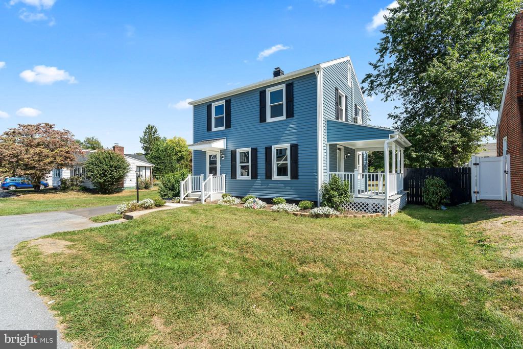 Photo of 11217 Hollywood Road, HAGERSTOWN, MD 21740 (MLS # MDWA2031648)
