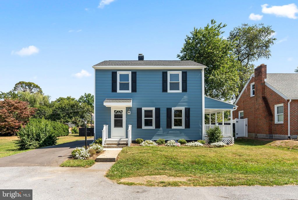 Photo of 11217 Hollywood Road, HAGERSTOWN, MD 21740 (MLS # MDWA2031648)