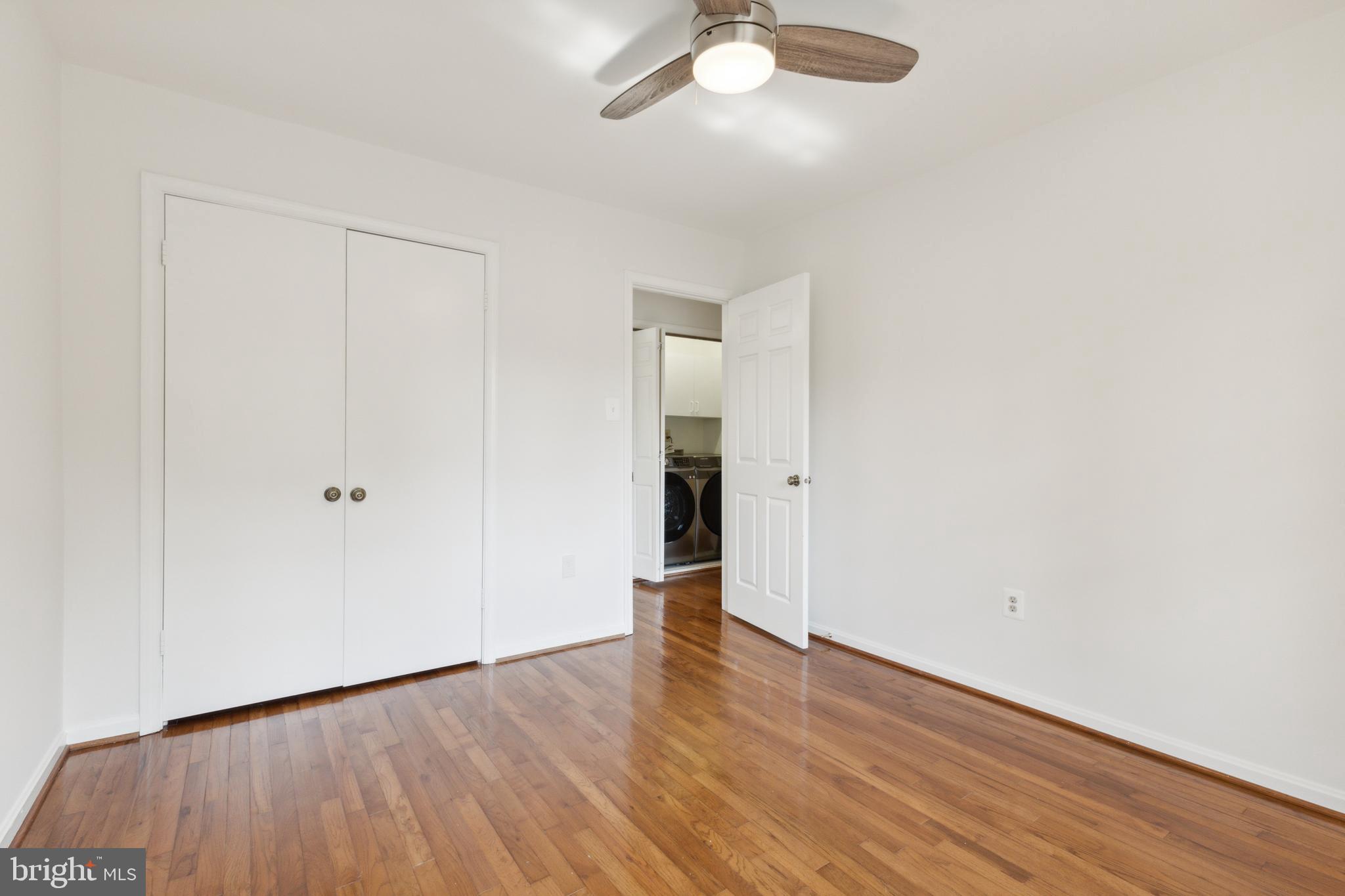 MC LEAN COURT - Residential