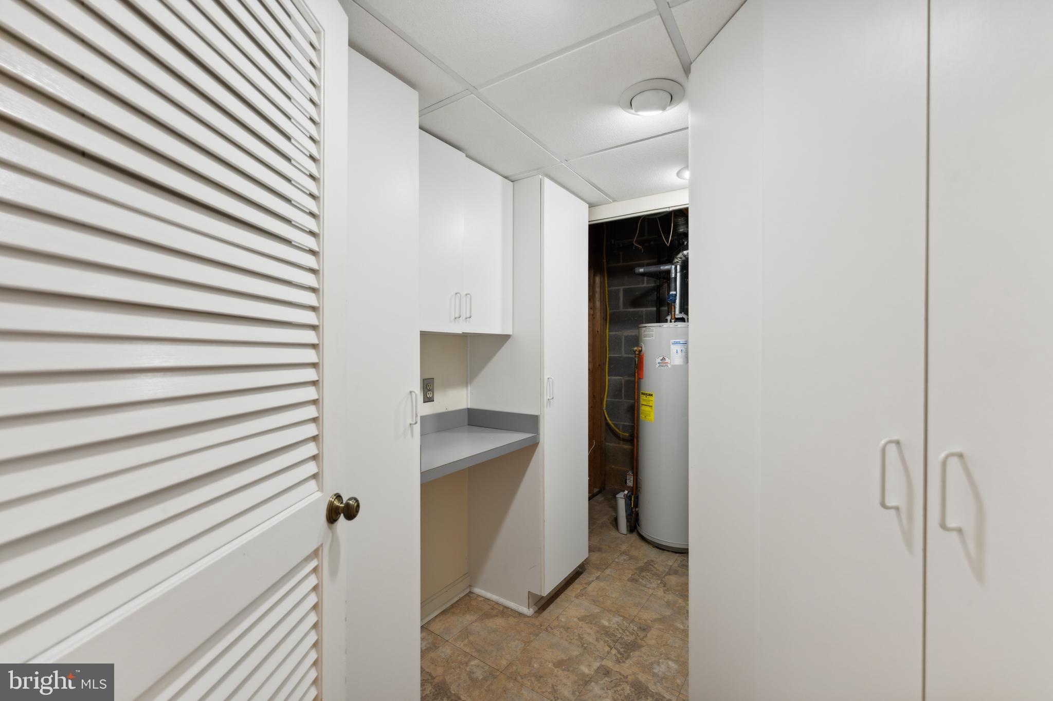 MC LEAN COURT - Residential