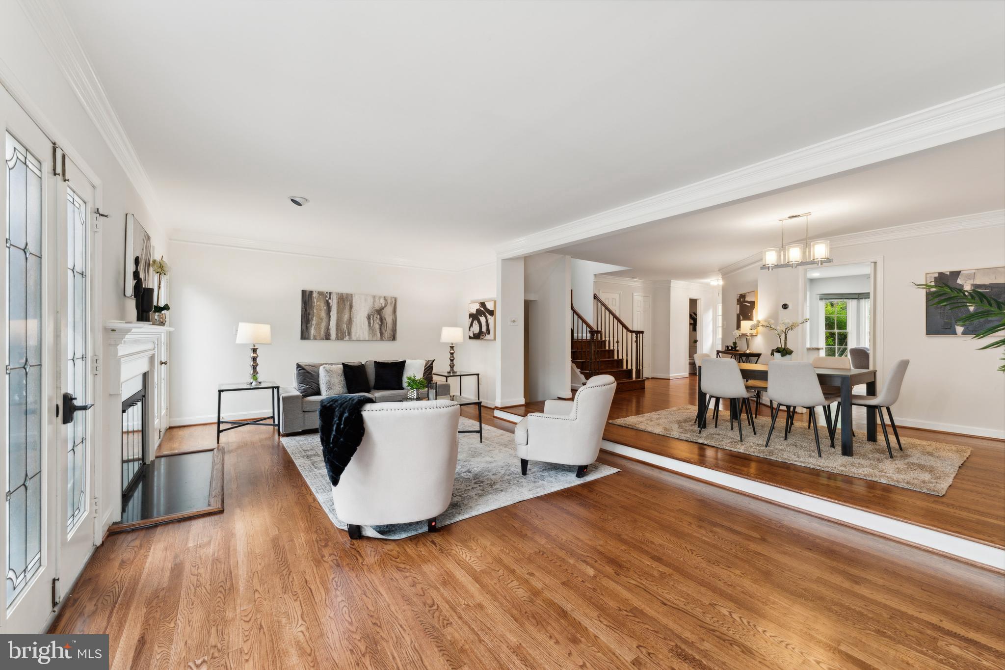 MC LEAN COURT - Residential