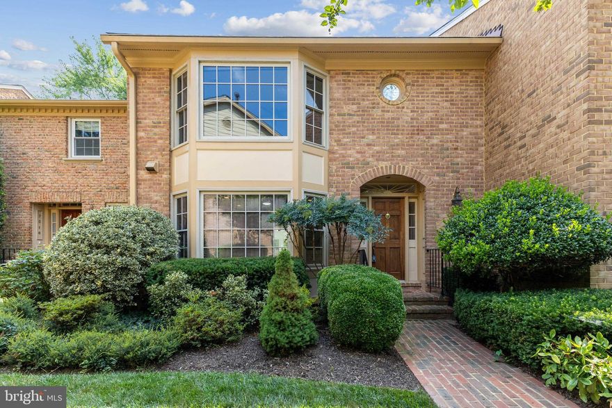 Gorgeous townhouse in McLean Court!! This luxury townhome features 3 bedrooms, 3.5 bathrooms, 9-foot ceilings, 3,215 sq ft of living space, a fully finished basement, a beautifully landscaped outdoor area with a patio and 2-car detached garage. The main level features an open, light-filled living/dining area with skylights, vaulted ceilings, a fireplace, gourmet kitchen, powder room and hardwood flooring throughout. The kitchen comes equipped with stainless steel appliances (gas cooking!), double ovens, upgraded kitchen cabinets, granite counters, recessed lighting and lots of storage. The upper level features an owner's suite with an ensuite bathroom and a large walk-in closet, two additional bedrooms, a second full bathroom, bedroom-level laundry and hardwood flooring throughout. The basement has a spacious recreation room, an additional room and a full bathroom for the convenience of out-of-town guests, multi-generational living and/or working from home.

Choose your commute: I-495, I-66, 123, McLean Metro station and more. All are designed to get you to Tysons Corner, Washington, D.C. and surrounding areas with ease. Add the fact that it's close to parks, downtown McLean, a diverse array of shopping and dining options, and you have an amazing home to enjoy for years to come!