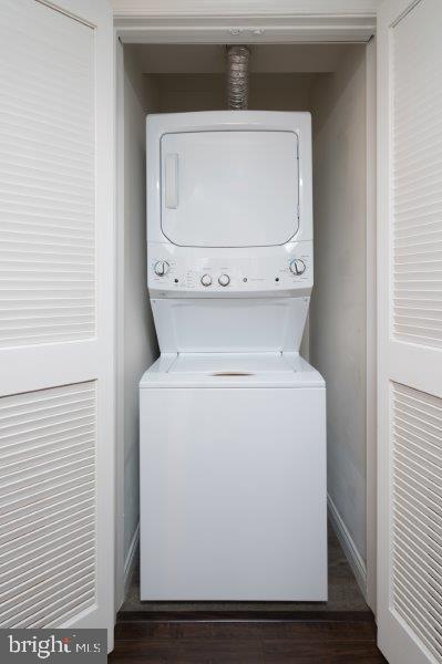 LEESBURG GATEWAY II - Residential Lease