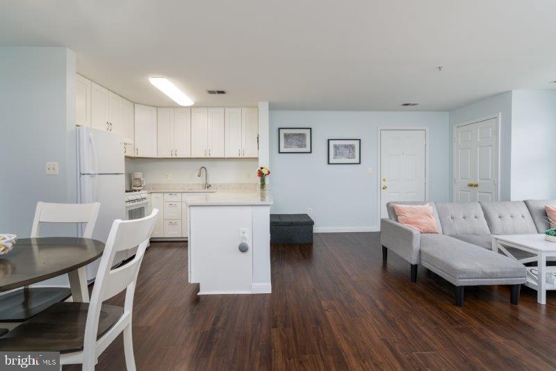 LEESBURG GATEWAY II - Residential Lease