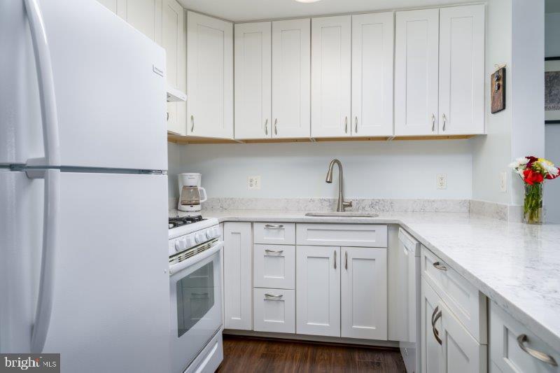 LEESBURG GATEWAY II - Residential Lease