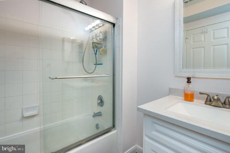 LEESBURG GATEWAY II - Residential Lease