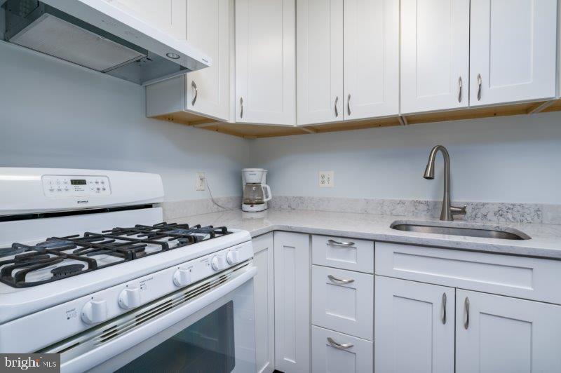 LEESBURG GATEWAY II - Residential Lease