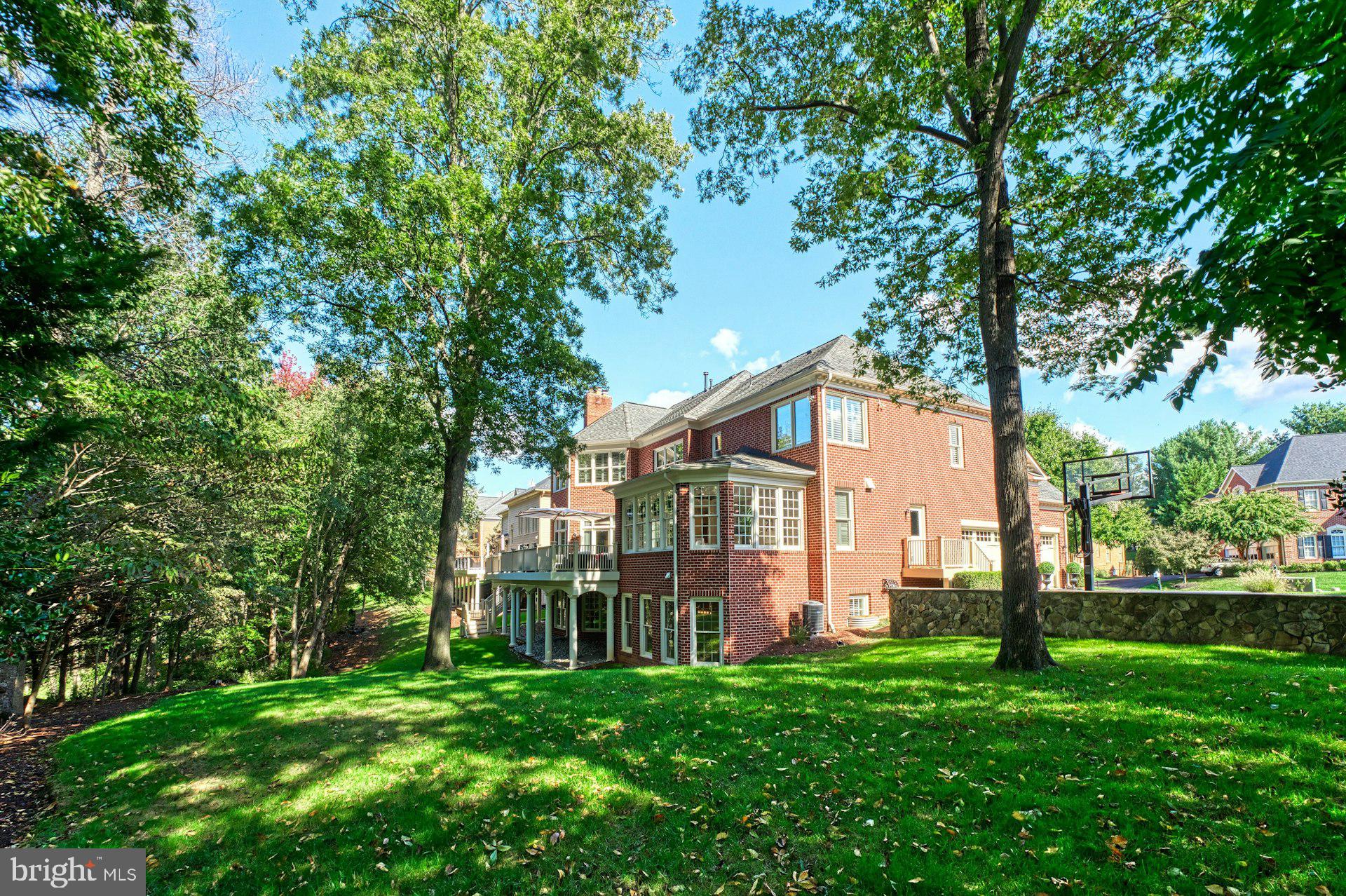 RIVER CREEK - Residential