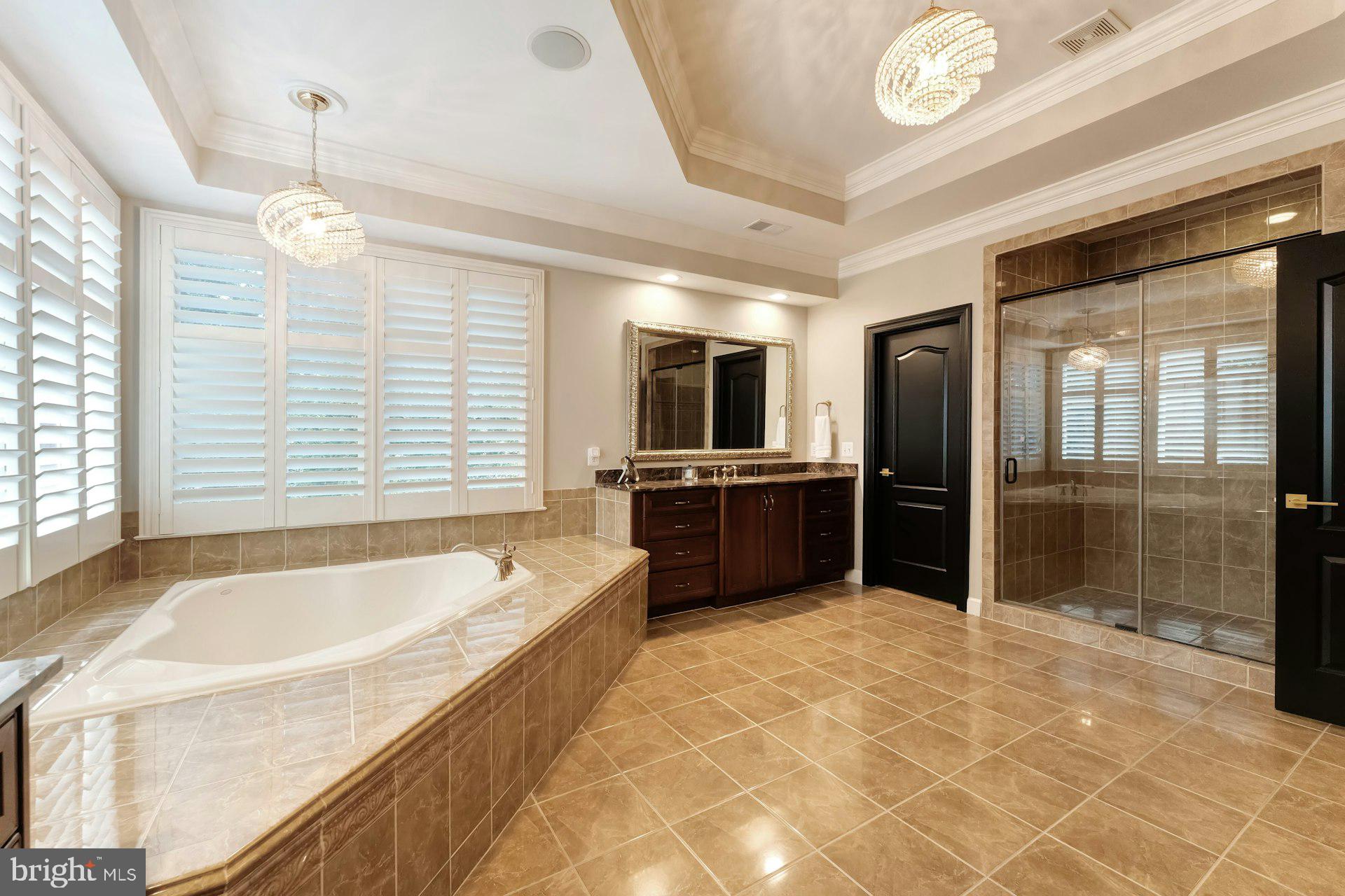 RIVER CREEK - Residential