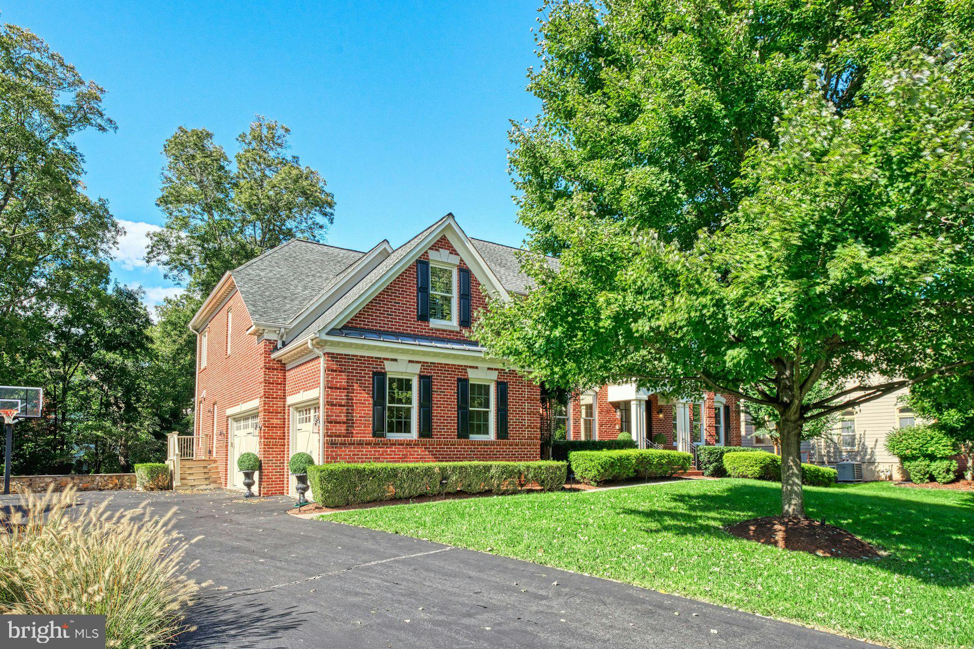 RIVER CREEK - Residential